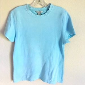 Northwest Outfitters 100% cotton T-shirt
Size medium